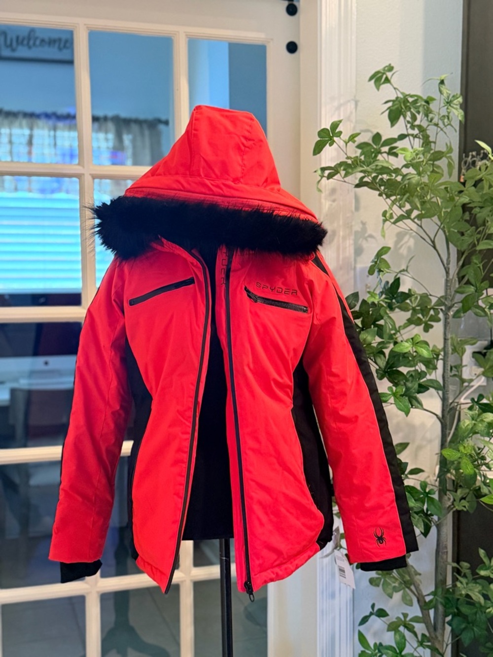 Spyder Red and Black Insulated Ski Jacket with Spider Logo - Picture 2 of 16